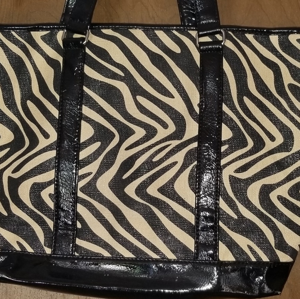 Black and white  tote